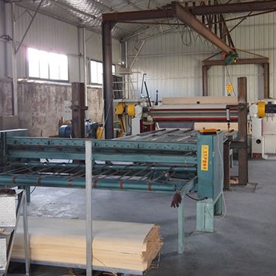 Il quarto ricondizionato di colore di Ash Wood Veneer Sheets Yellow ha tagliato con - un H5061Q per le porte/Windws