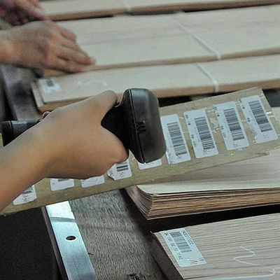 L'impiallacciatura di legno di mogano naturale dell'OEM diritto ha calcolato il grano 2500-3100MM per la pelle della porta