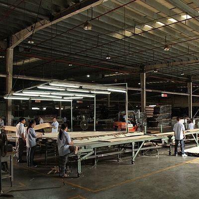 Il quarto calcolato di Anegre ha tagliato il legno per impiallacciare il colore uniforme diritto per gli strumenti musicali