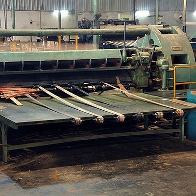 Il legno di quercia naturale americano impiallaccia la corona tagliata piana ha tagliato lo spessore 0.5-0.55mm del grado del AAA del grano per il fronte Cina del Governo