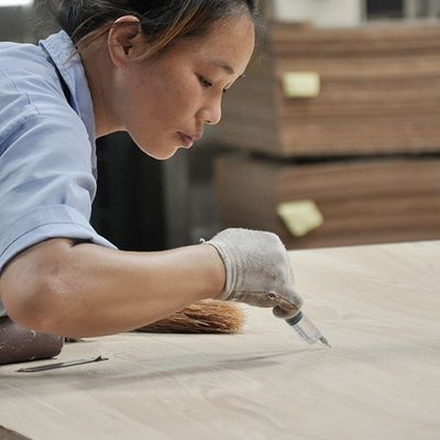 Il legno di quercia bianca americano del compensato operato impiallaccia la lunghezza del MDF di immaginazione del grano diritto/pannello truciolare 2745mm per il Governo