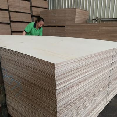 Red Oak Fancy Mdf Crown Grain Wood Veneer Slip Match Furniture Material Personalizzato Senza Vernice