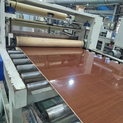 Il legno naturale affrontato del hickory impiallaccia il grano diritto bicolore speciale 2440/2745mm