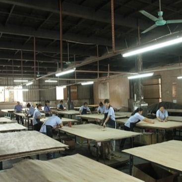 Nuovo design di foglio impiallacciato in legno di rovere cinese ingegnerizzato NCO-L891N/L268N 0,3 mm con retro in tessuto per facciate di mobili