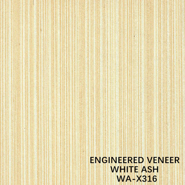 L'immaginazione ha ricomposto Ash Wood Veneer bianco con - un taglio della fetta X316 per le porte interne